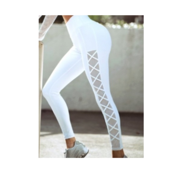 Yelete Black Mesh Leggings - Picture 3 of 3